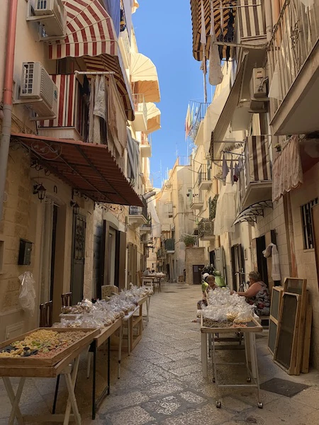 visite guidate centro storico signora orecchiette bari